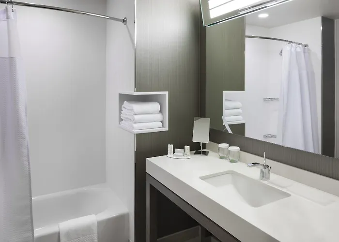 Courtyard By Marriott Worth At Alliance Town Center 3*