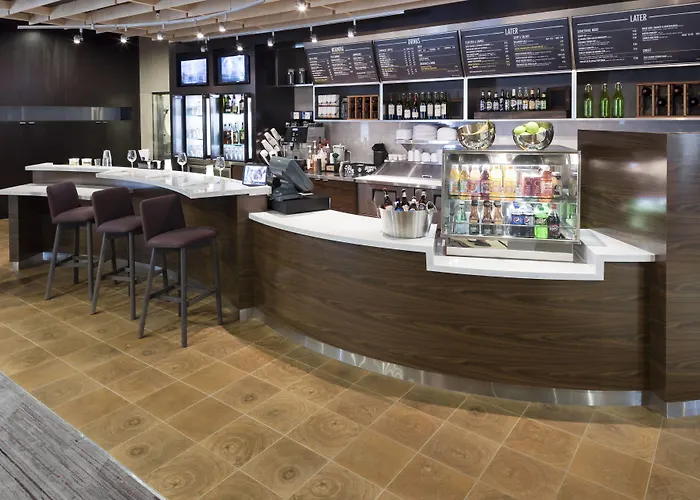 Courtyard By Marriott Worth At Alliance Town Center Hotel