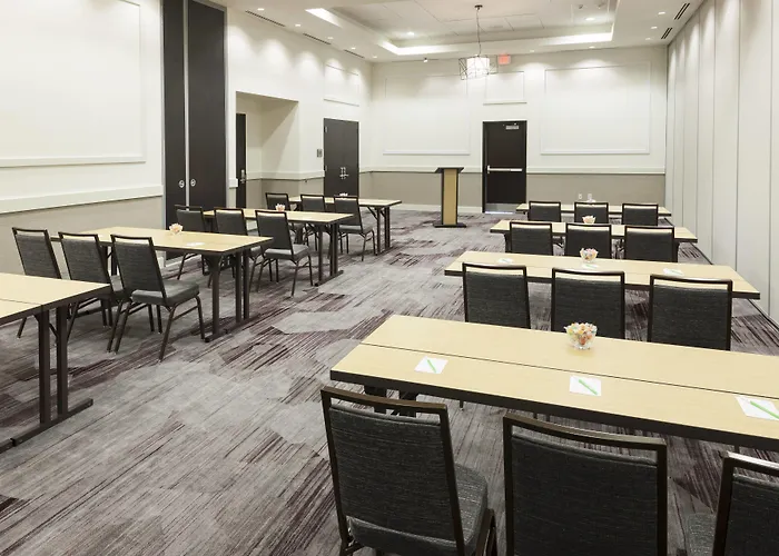 Courtyard By Marriott Worth At Alliance Town Center Hotel
