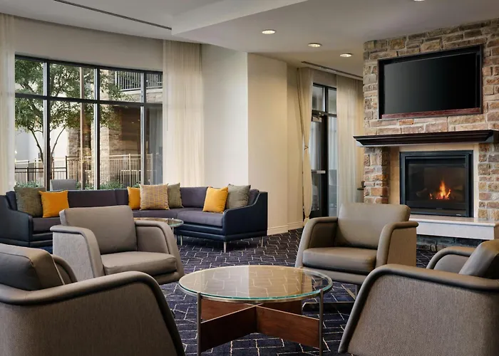 Hotel Courtyard By Marriott Worth At Alliance Town Center 3*