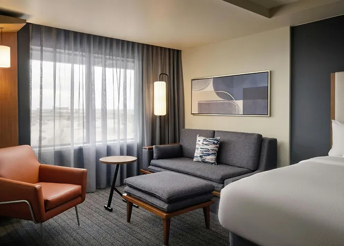 Courtyard By Marriott Worth At Alliance Town Center 3*