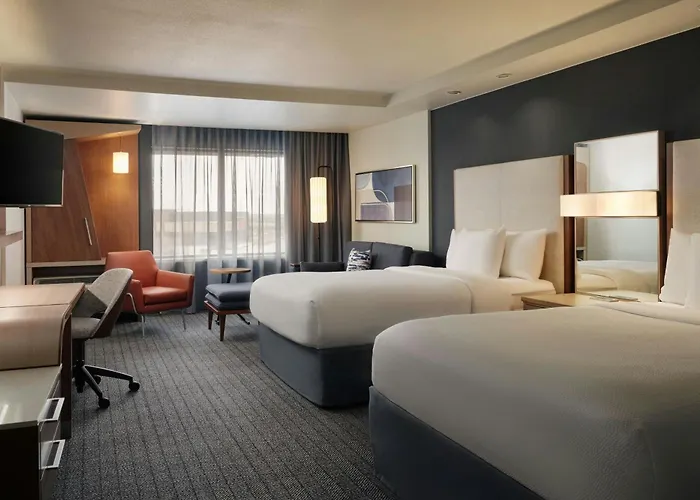 Courtyard By Marriott Worth At Alliance Town Center Hotel