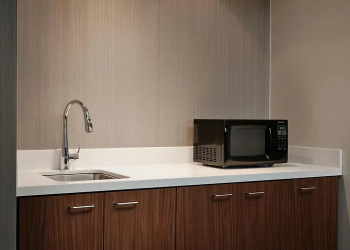 Courtyard By Marriott Worth At Alliance Town Center Hotel
