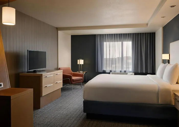Courtyard By Marriott Worth At Alliance Town Center Hotel 3*