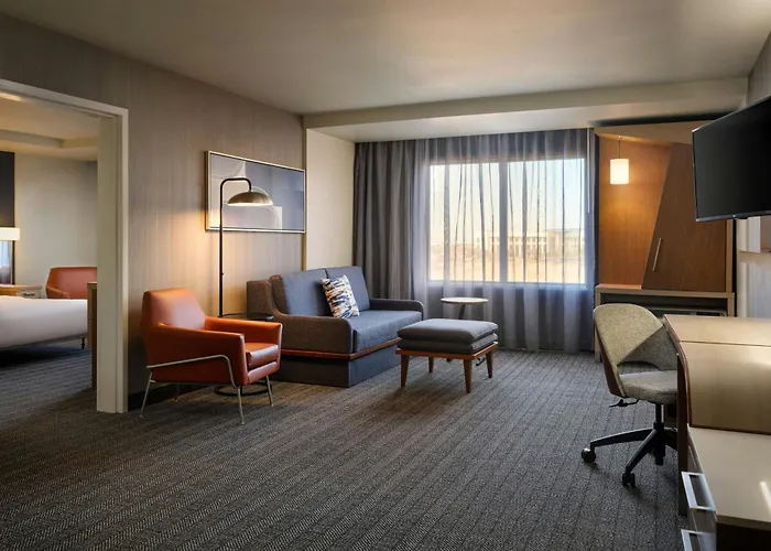 Courtyard By Marriott Worth At Alliance Town Center Hotel 3*