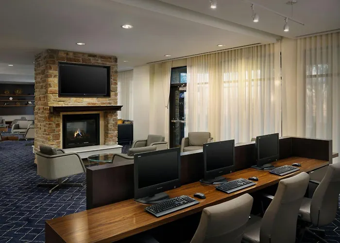 Hotel Courtyard By Marriott Worth At Alliance Town Center 3*