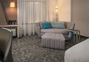 Hotel Courtyard By Marriott Worth At Alliance Town Center 3*